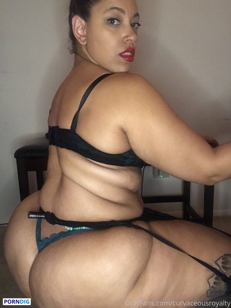 Curvaceousroyalty Nude Leaked OnlyFans Photo #3 - Porndig