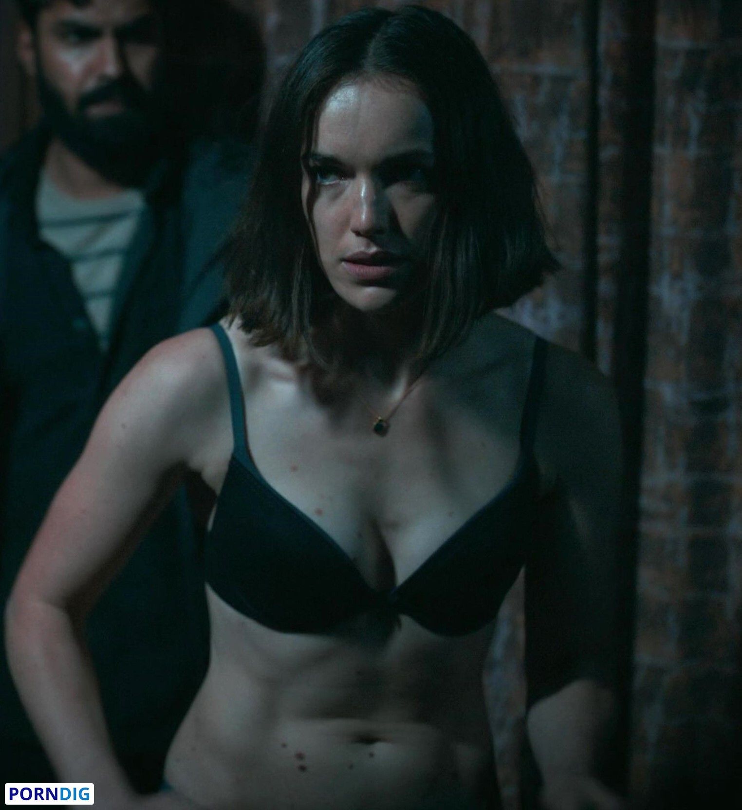 Elizabeth Henstridge Nude Leaked Photo #2 - Porndig