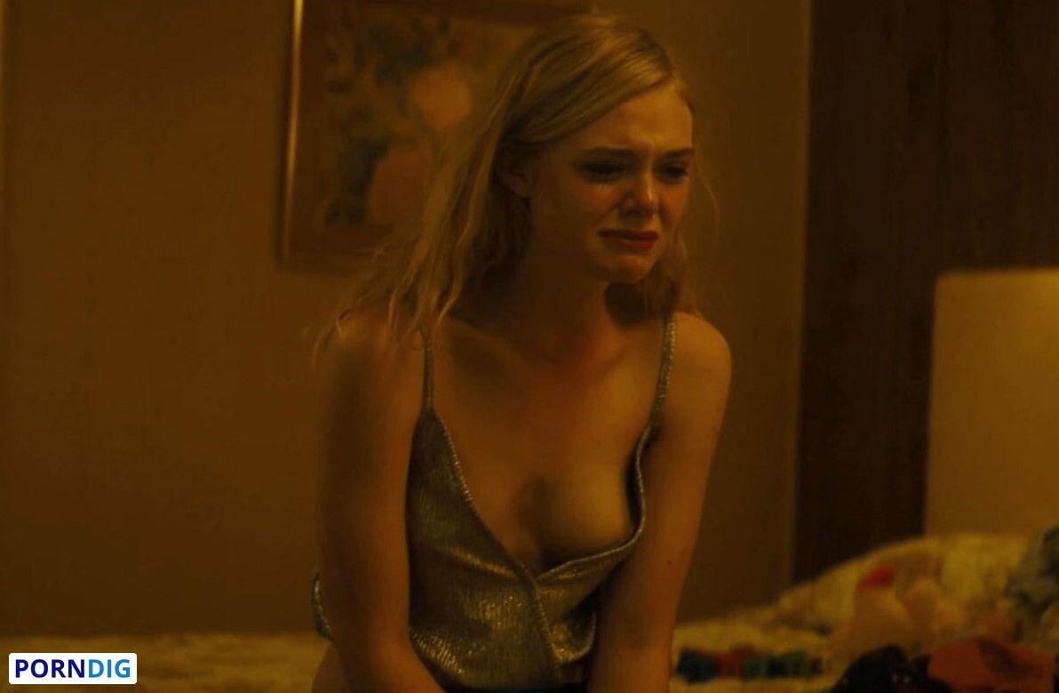 Elle Fanning Nude Leaks 2 Photos - PornDig