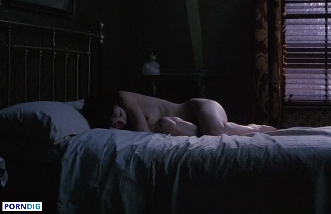 Helena Bonham Carter Nude Leaked Photo #4 - Porndig