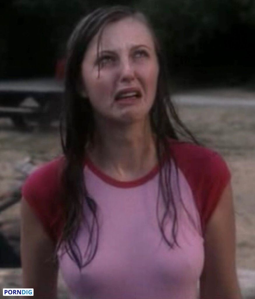 Katharine Isabelle Nude Leaked Photo #15 - Porndig