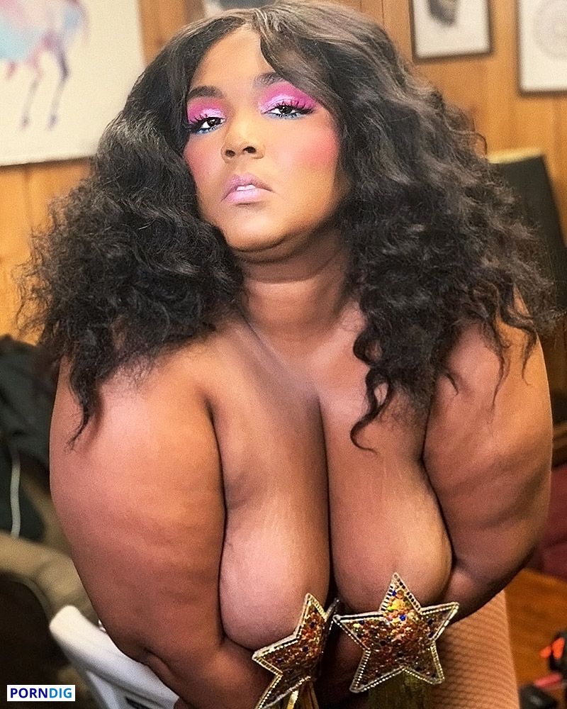 Lizzo Nude Leaked Photo #37 - Porndig