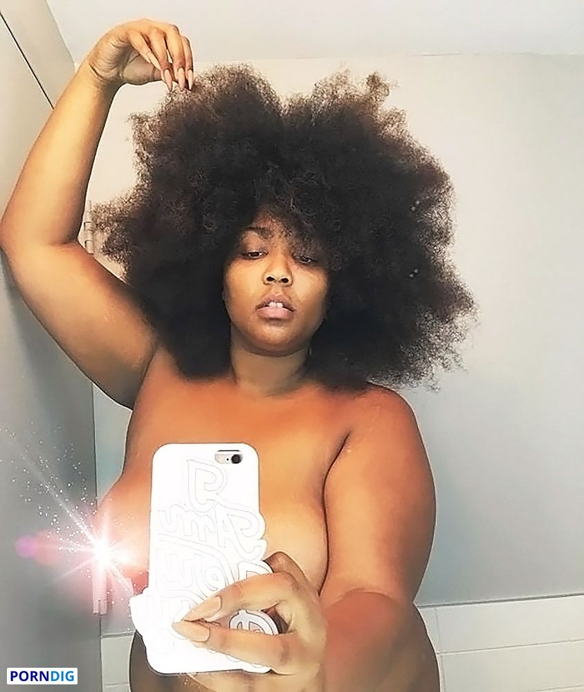 Lizzo Nude Leaked Photo #73 - Porndig