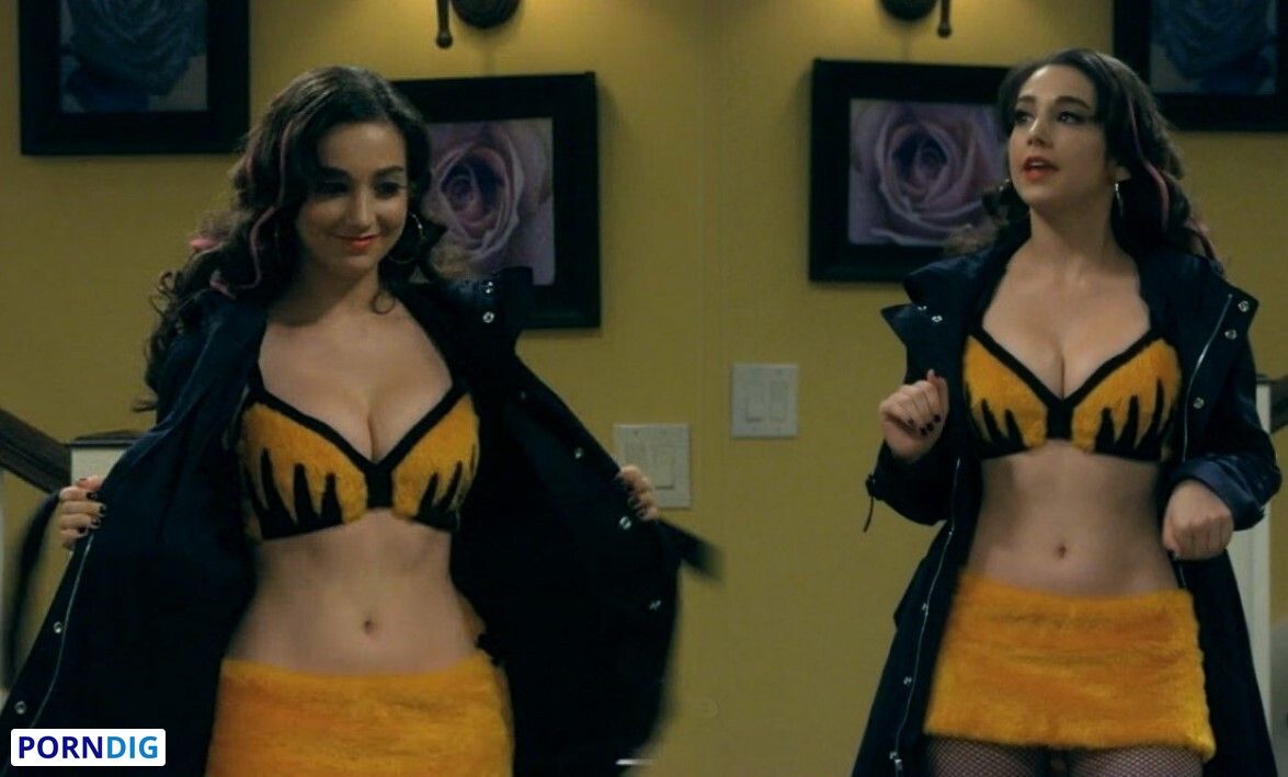 Molly Ephraim Nude Leaked Photo #9 - Porndig