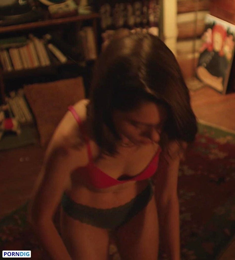 Natalia Dyer Nude Leaked Photo #30 - Porndig