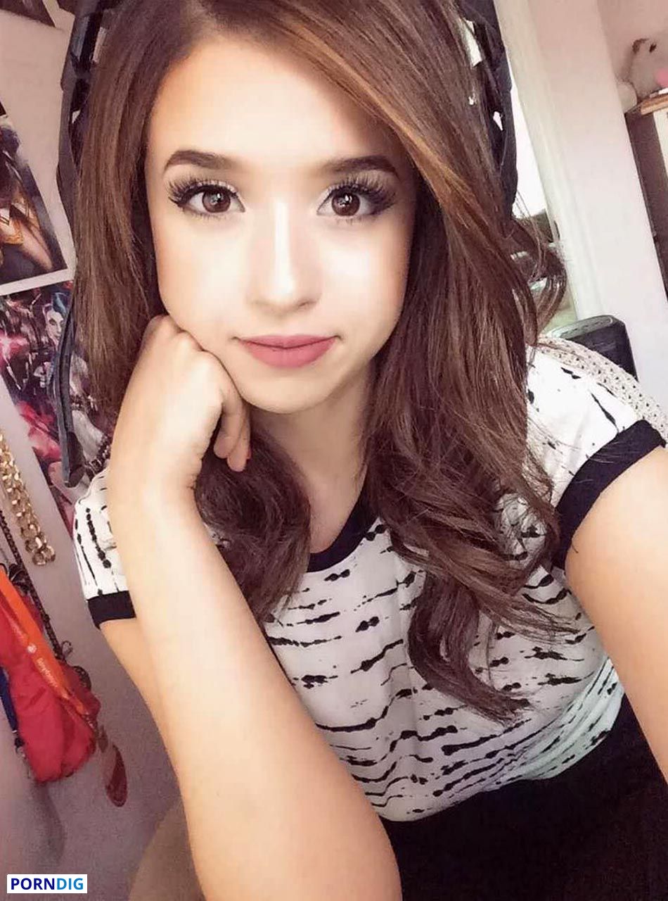 Pokimane Nude Leaked Photo #48 - Porndig